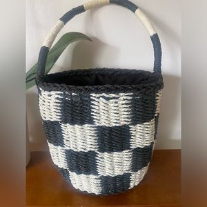 Forever 21 basket tote